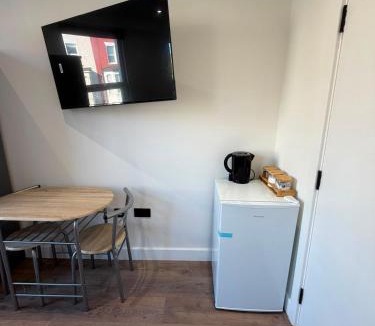 Leabridge Apartment | Vibrant Hackney Studio with City Access
