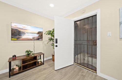 Alhambra Apartment | Vibrant & Refreshing - 12 min to Downtown LA
