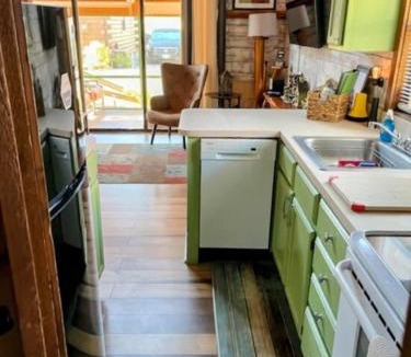 Okeechobee House | Vibrant Sunsets and Lush Landscaping on Lake Okeechobee