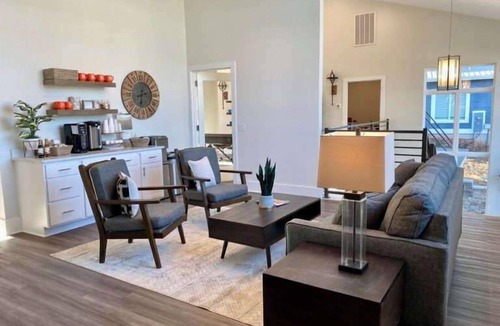 Clemson House | Vibrant Townhome with Gym +Work Desk