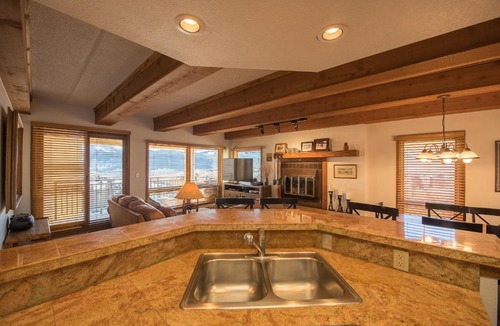 Mount Crested Butte Apartment | Vibrantly Decorated Plaza Condo Apts