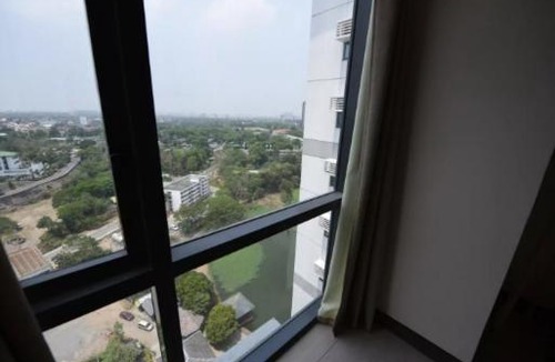 Pinagsama Apartment | VICEROY · Modern Spacious Unit in Viceroy Mckinley Hill