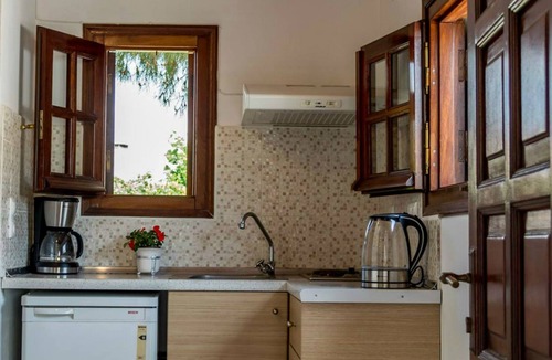 Skala Kallonis Hotel | Vicky Studios