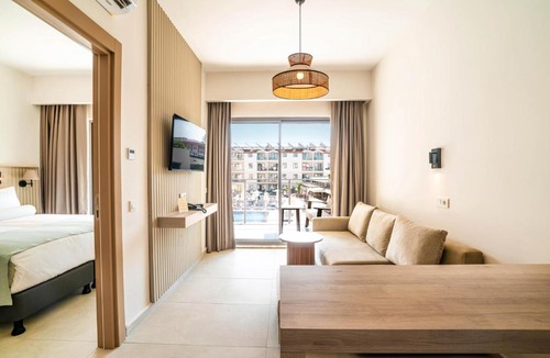 Side Hotel | Victoria Princess Hotel