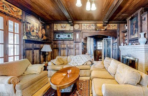 Ripon House | Victorian All-Suite Lakefront 3BR w/Pier