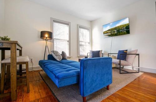 Hough House | Victorian Cleveland Clinic With Queen Bed, Sleeps 3
