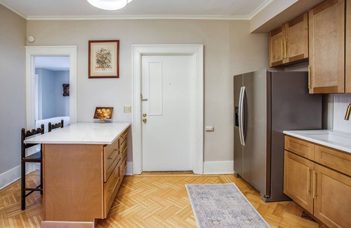 East Avenue Apartment | Victorian Elegance: 2 Bedroom w/King Beds off Park Ave