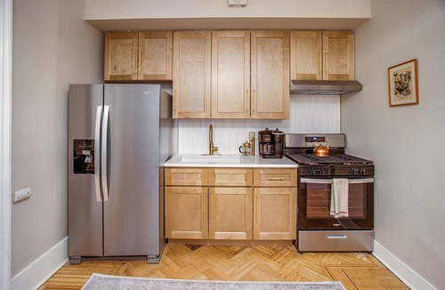 East Avenue Apartment | Victorian Elegance: 2 Bedroom w/King Beds off Park Ave