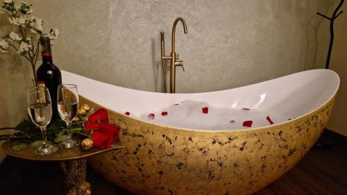 Sibiu Old Town Apartment | VICTORIAN HOUSE