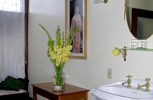 Ferndale Main Street Historic District Hotel | Victorian Inn