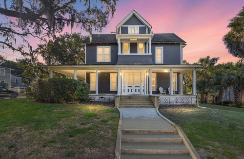 Historic District Apartment | Victorian Manor: Downtown Apt, near Silver Springs & Fort King Historic Park