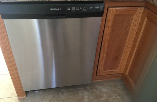 Kenosha House | Victorian! Professionally Cleaned, Self Check In - Sleeps 10