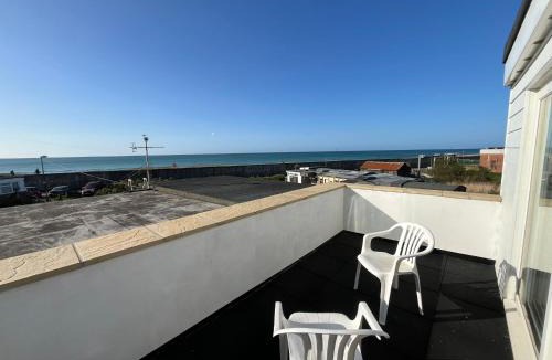 Felpham House | Victorian Train Carriage by the Sea Dog Friendly