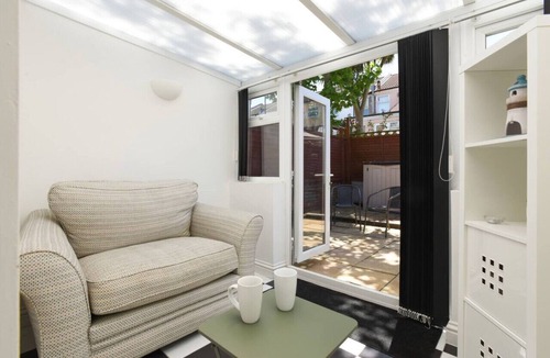 Southsea House | Victory House | Short Walk to Southsea