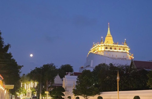 Pom Prap Sattru Phai House | Victory place 3