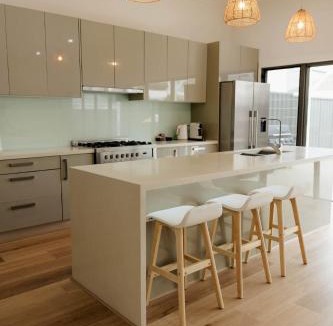 Hamilton House | Vida Hamilton - 3 bed, 2 bath kids playground!