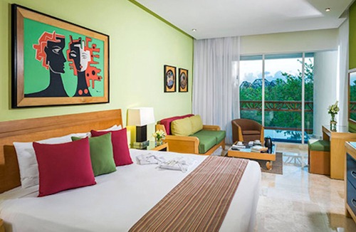 Puerto Juarez Resort | Vidanta The Grand Bliss, luxurious family friendly beach resort in Riviera Maya.