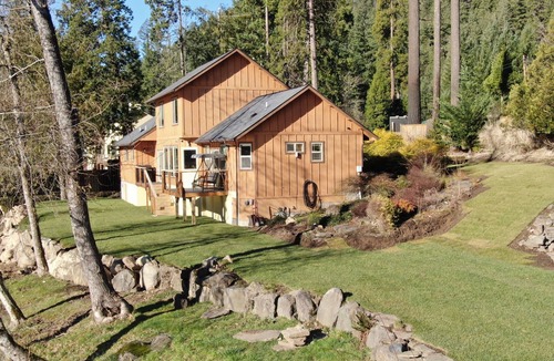 Vida House | VidaViewResort.com: best riverfront value.