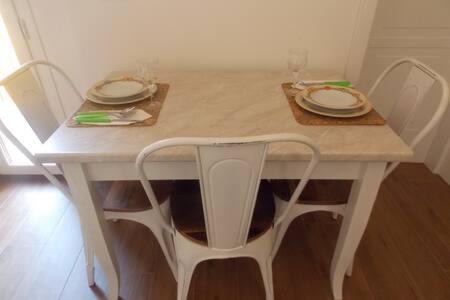 Historic Center Apartment | Vie d'acqua Al Morelo - City Center-BO