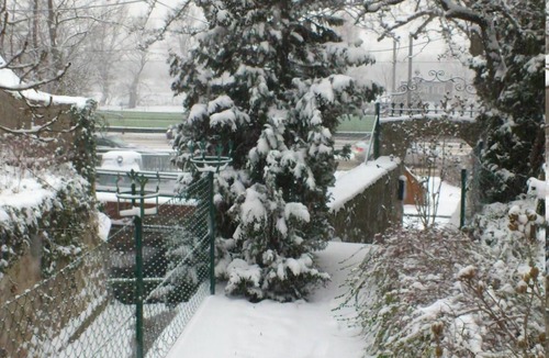Heiligenstadt Cottage | Vienna Cottage Friendly House with Garden free parking
