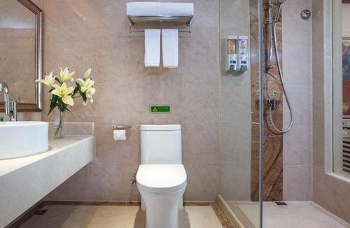 Zhenjiang District Hotel | Vienna International Hotel Shaoguan Fengcailou