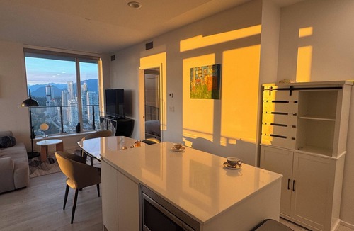 Burnaby Condo | View! Beautiful BBY condo has everything step awaySkytrain, mall, grocery…