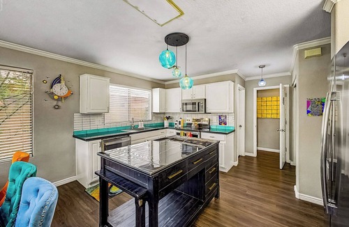 Peoria House | View Fireworks, Restaurants, Stadiums, Heated Pool
