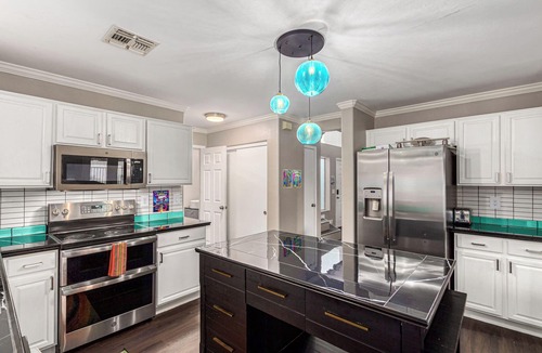 Peoria House | View Fireworks, Restaurants, Stadiums, Heated Pool
