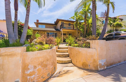 View Park-Windsor Hills Apartment | View Park with Private Pool