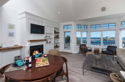 York Beach House | ViewPoint - 2BR Middle Townhouse Suite 104