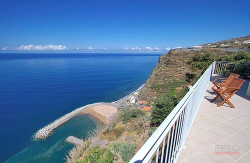 Lombo do Doutor Cottage | VIEWPOINT HOUSE