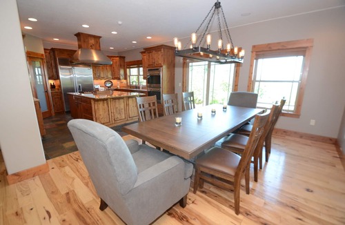 Amity House | Views and Wineries Surround You On 15 Acres In This Wine Country Get Away