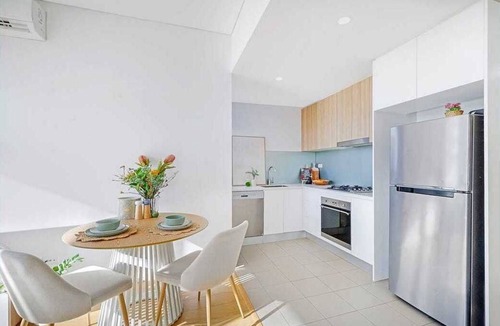 Asquith Apartment | Views for days. 1 Bedroom Penthouse Private & Quiet, New Host 4.7 star rating