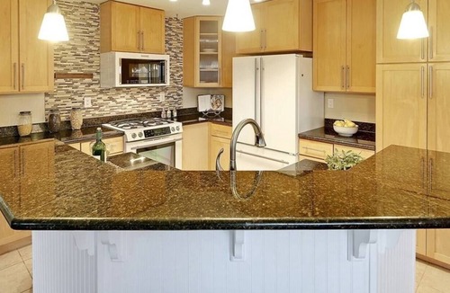 Highland Park Condo | Views Galore 2B|2B