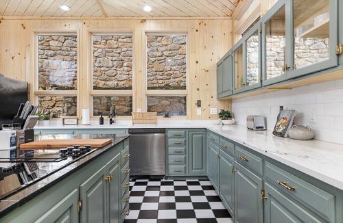 Seven Devils House | Views, Game Room, Pet-Friendly - Mountain Top Main House in Lovely Seven Devils