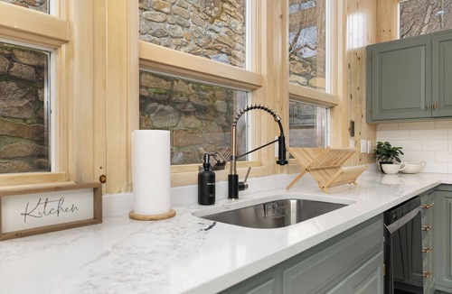 Seven Devils House | Views, Game Room, Pet-Friendly - Mountain Top Main House in Lovely Seven Devils