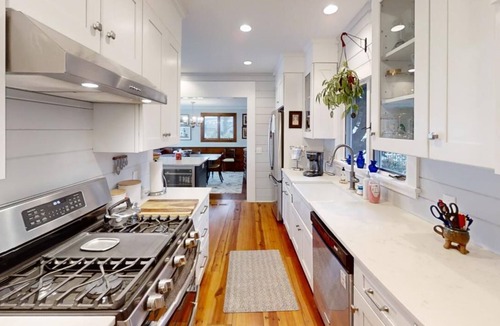 Barnstable House | Views of Cape Cod Bay and Barnstable Harbor