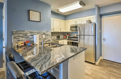Mid America Condo | Views & Pool Access: Quaint Condo in Hot Springs!