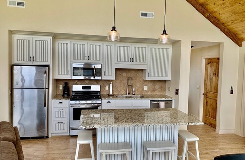 Shell Knob House | Views! Quiet Cabin on Table Rock Lake with Fire Pit and Pool