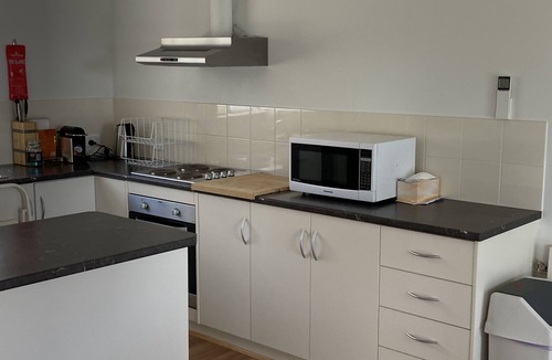 Encounter Bay House | Views, space and tranquility with bay and beach close by