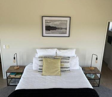 Ruakaka House | Views to unwind - self contained unit w/king bed