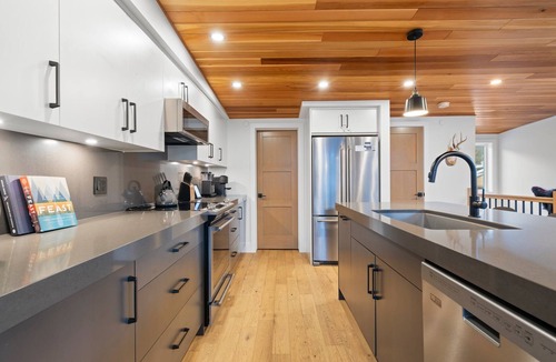 Teepee Town House | Views, Views, And More Views! Canmore, Banff