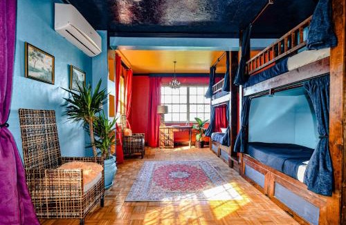 Gambier Apartment | Viking Hill Oceanfront Hostel & Resort