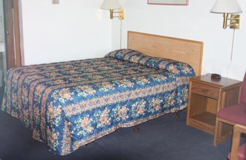 Saint Peter Hotel | Viking Jr. Motel