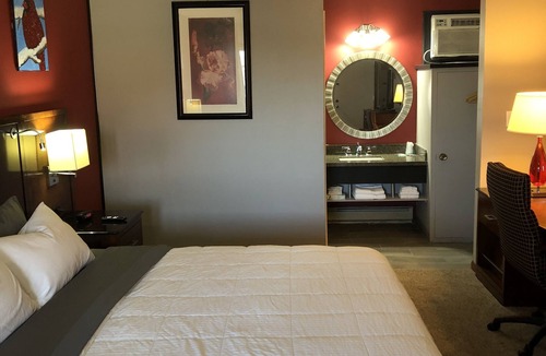 Lindsborg Hotel | Viking Motel