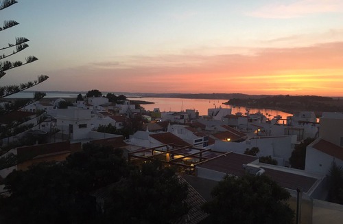 Alvor Apartment | Vila da Praia Private Complex full Sky/BT Sports + UK TV & free WIFI