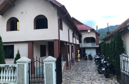 Corbi House | Vila Domneasca