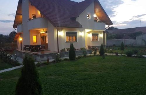 Harseni House | Vila Grecu