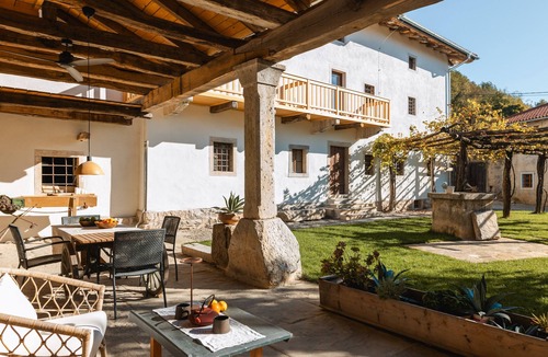 Slap Apartment | Vila Kobdilj 1835 – Loft Apartment | Open-Plan Living for 7 Guests