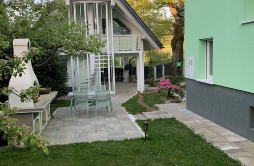 Lesce Apartment | Vila Lesce studio near Bled with heated outdoor pool